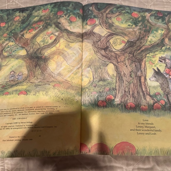 Johnny Appleseed- A tall tale retold and illustrated by Steven Kellogg - Picture 2 of 6